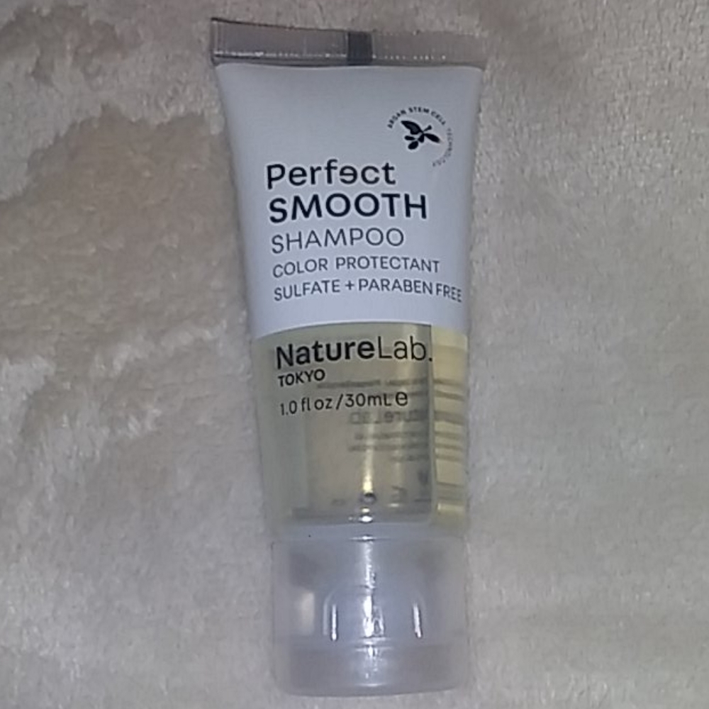 NWOT Perfect smooth shampoo